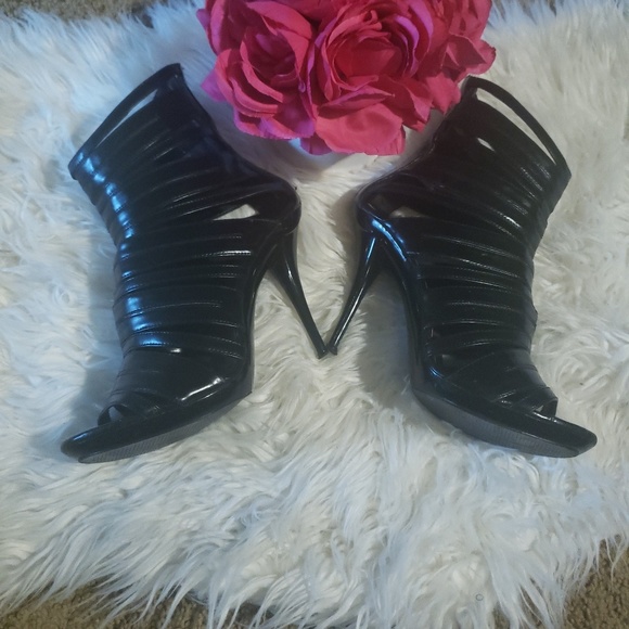 ! Strapped Black Booties Size 10 ! - Picture 3 of 4